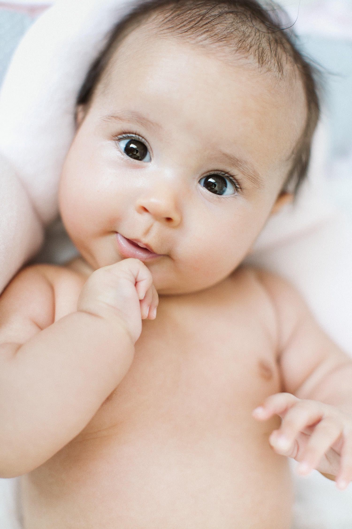 ensaio-fotografico-familia-em-casa-acompanhamento-1-ano-bebe00016