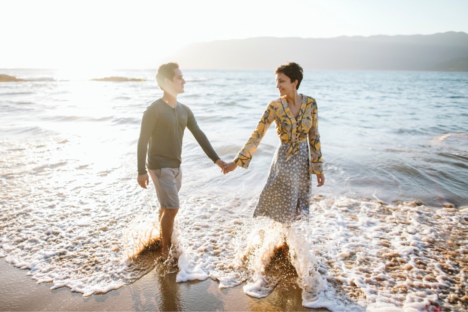 pre casamento na praia e mar